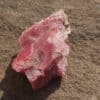 Rhodonit edel Rohstück – Bild 2