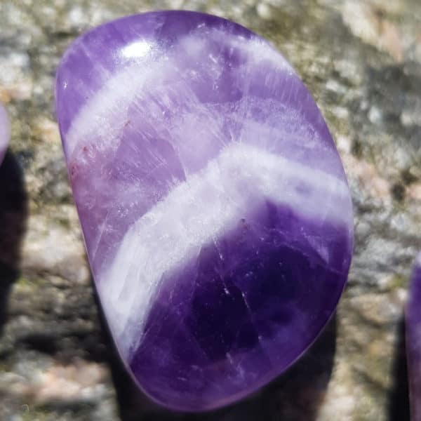 Amethyst Chevron Trommelstein