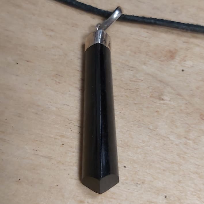 Turmalin schwarz (Schörl) Kristallanhänger mit Silberkappe und Naturspitze Gr.XL – Bild 2