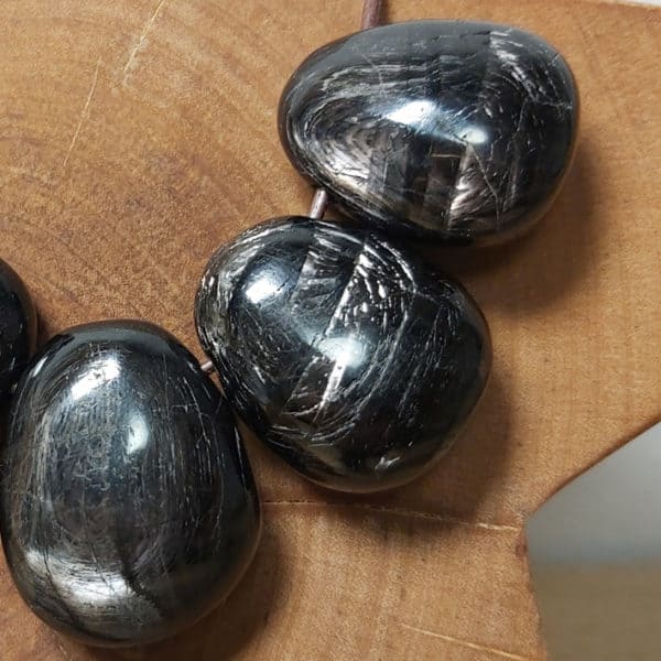 Hypersthen Anhänger Tropfenform gebohrt Gr.L