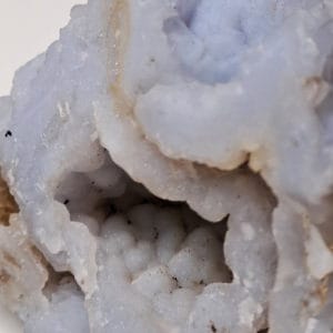 Chalcedon Geode roh in tollem hellblau