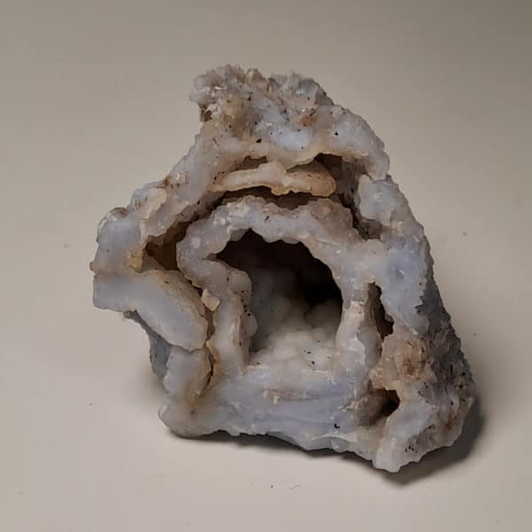 Chalcedon Geode roh in tollem hellblau – Bild 2