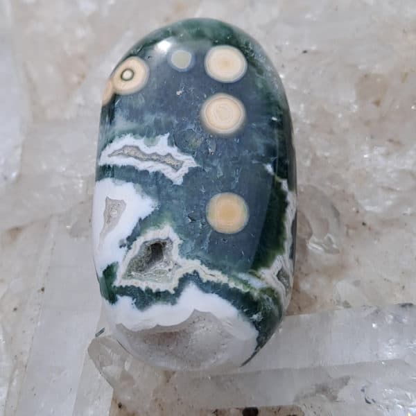 Ozeanchalcedon gebohrte Anhänger Gr.L in toller Farbe, Madagaskar – Bild 36