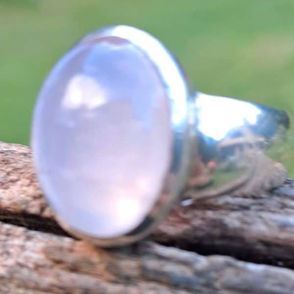 Ring mit Rosenquarz Cabochon poliert, oval, in Sterlingsilber, Gr.56, breite Fassung – Bild 2