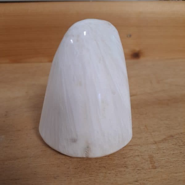Skolezitspitze Freeform poliert 7cm groß